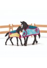Schleich 42611 Horse Box with mare and foal