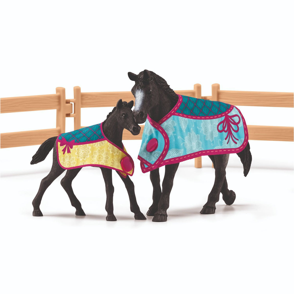 Schleich 42611 Horse Box with mare and foal 2